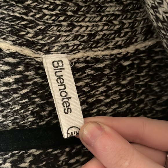 Cardigan sweater big buttons - Picture 3 of 5